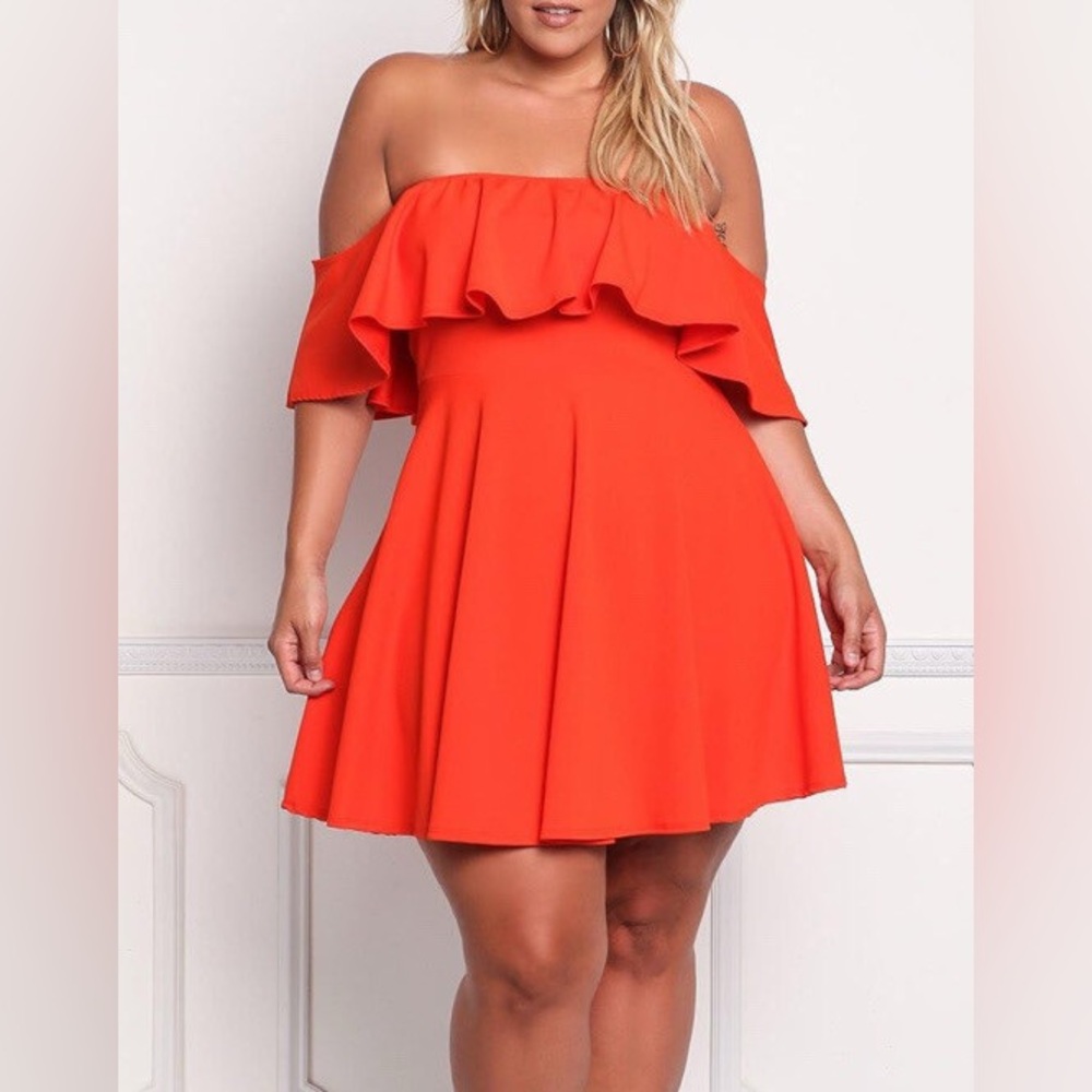 ROSIANNA Off Shoulder Strapless Ruffle Mini Swing Dress